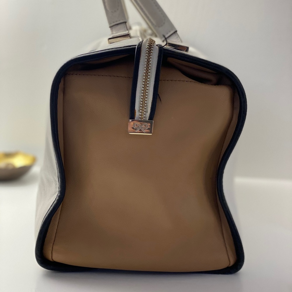 Handbag - Picture 2 of 3